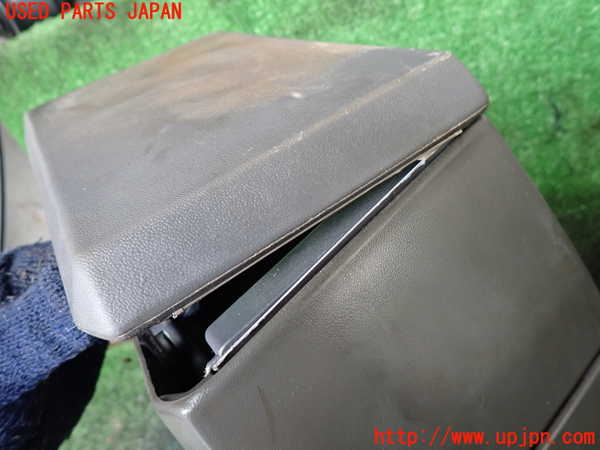 5UPJ-18077540]ランクルプラド(KZJ78W)センターコンソール 【ジャンク】_m0003.jpg