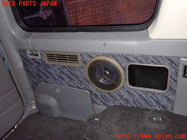 5UPJ-18077680]ランクルプラド(KZJ78W)左リアピラートリム 中古_m0001.jpg