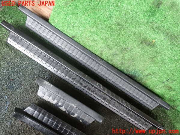 5UPJ-18077740]ランクルプラド(KZJ78W)スカッフプレート 中古_m0003.jpg