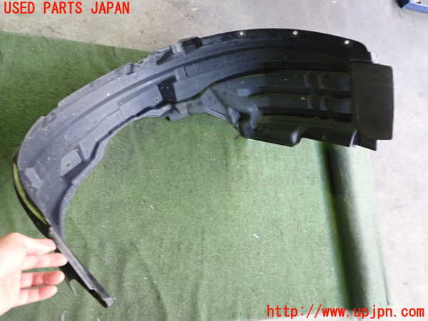 5UPJ-18081090]アウトランダーPHEV(GG3W)右前フェンダーライナー 中古_m0004.jpg