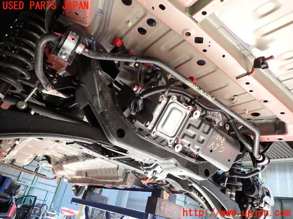 5UPJ-18085445]アウトランダーPHEV(GG3W)リアスタビライザー 中古_m0001.jpg