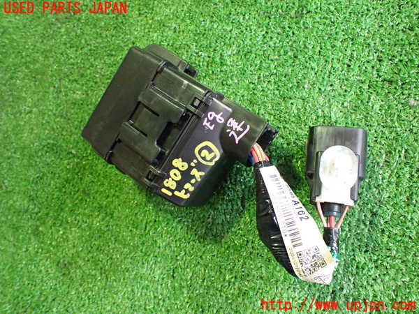 5UPJ-18086742]アウトランダーPHEV(GG3W)ヒューズボックス2 中古_m0002.jpg