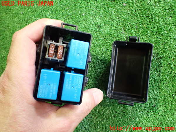 5UPJ-18086742]アウトランダーPHEV(GG3W)ヒューズボックス2 中古_m0003.jpg