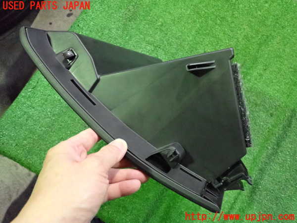 5UPJ-18087516]アウトランダーPHEV(GG3W)グローブボックス1 中古_m0003.jpg