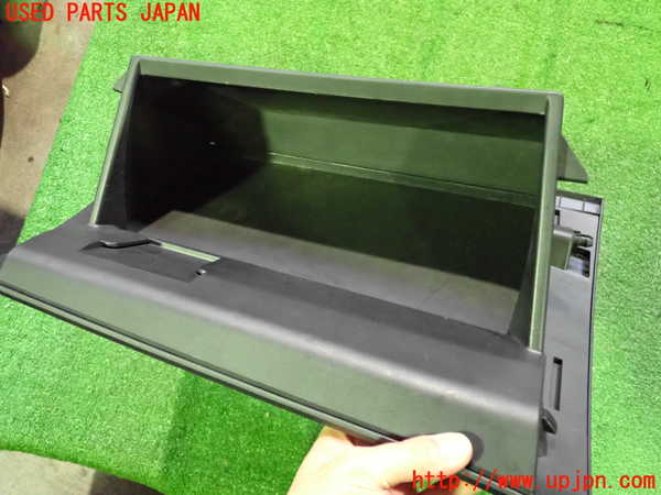 5UPJ-18087516]アウトランダーPHEV(GG3W)グローブボックス1 中古_m0004.jpg