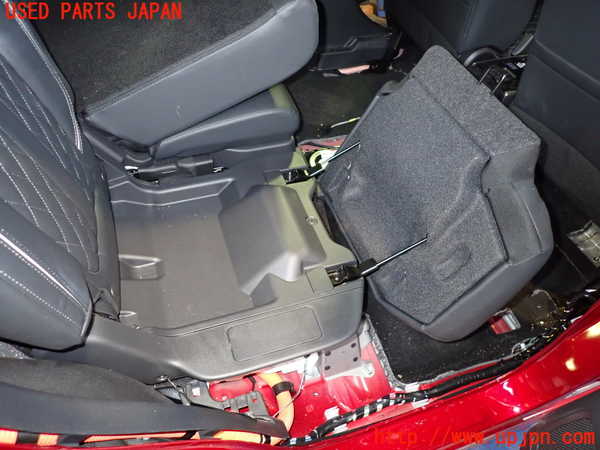 5UPJ-18087145]アウトランダーPHEV(GG3W)右2列目シート 中古_m0004.jpg