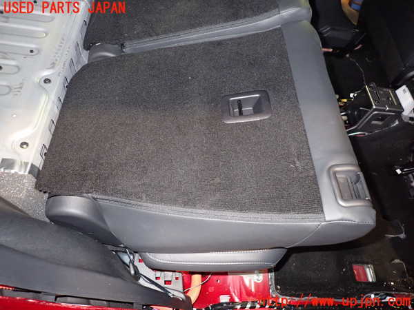 5UPJ-18087145]アウトランダーPHEV(GG3W)右2列目シート 中古_m0005.jpg