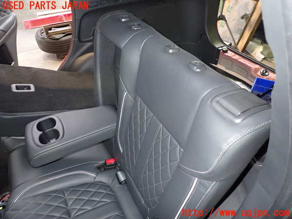 5UPJ-18087175]アウトランダーPHEV(GG3W)左2列目シート 中古_m0002.jpg