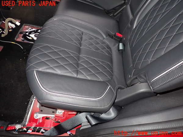 5UPJ-18087175]アウトランダーPHEV(GG3W)左2列目シート 中古_m0003.jpg
