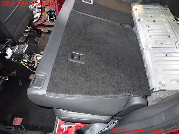 5UPJ-18087175]アウトランダーPHEV(GG3W)左2列目シート 中古_m0005.jpg