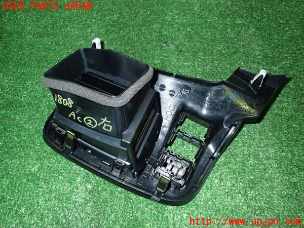5UPJ-18087527]アウトランダーPHEV(GG3W)エアコン吹き出し口2 (右) 中古_m0002.jpg