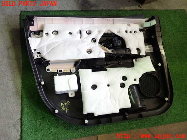 5UPJ-18081234]アウトランダーPHEV(GG3W)右前ドア内張り 中古_m0003.jpg