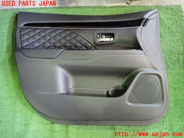 5UPJ-18081264]アウトランダーPHEV(GG3W)左前ドア内張り 中古_m0001.jpg