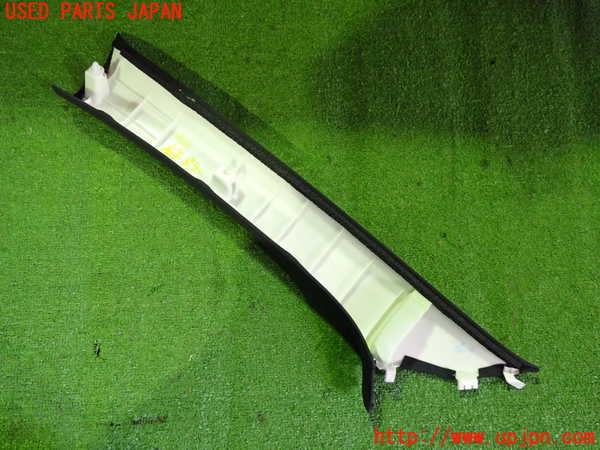 5UPJ-18087655]アウトランダーPHEV(GG3W)右フロントピラートリム 中古_m0002.jpg