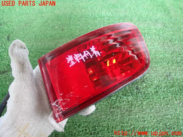 2UPJ-18101154]ハイラックスサーフ(TRN215W)右リアコーナーランプ 【ジャンク品】中古_m0002.jpg