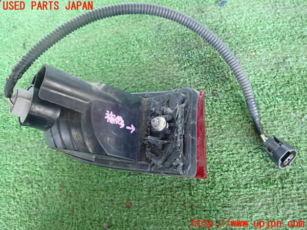 2UPJ-18101154]ハイラックスサーフ(TRN215W)右リアコーナーランプ 【ジャンク品】中古_m0004.jpg