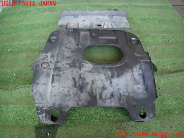 2UPJ-18102170]ハイラックスサーフ(TRN215W)エンジンアンダーカバー 中古_m0002.jpg