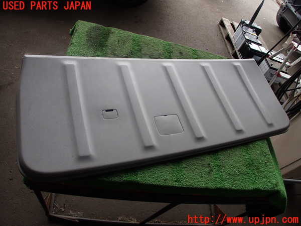 2UPJ-18101578]ハイラックスサーフ(TRN215W)バックドア内張り 中古_m0001.jpg