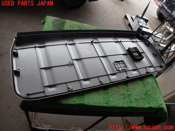 2UPJ-18101578]ハイラックスサーフ(TRN215W)バックドア内張り 中古_m0004.jpg