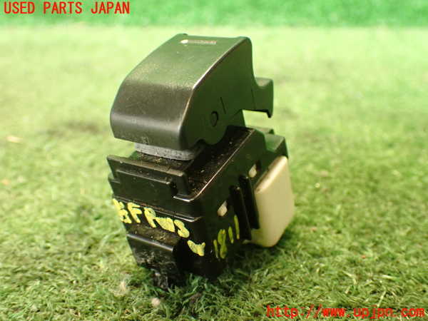 5UPJ-18116245]ハイエースバン200系(KDH206V)左前パワーウィンドウスイッチ 中古_m0001.jpg