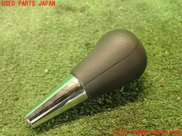5UPJ-18117570]ハイエースバン200系(KDH206V)シフトノブ 中古_m0001.jpg