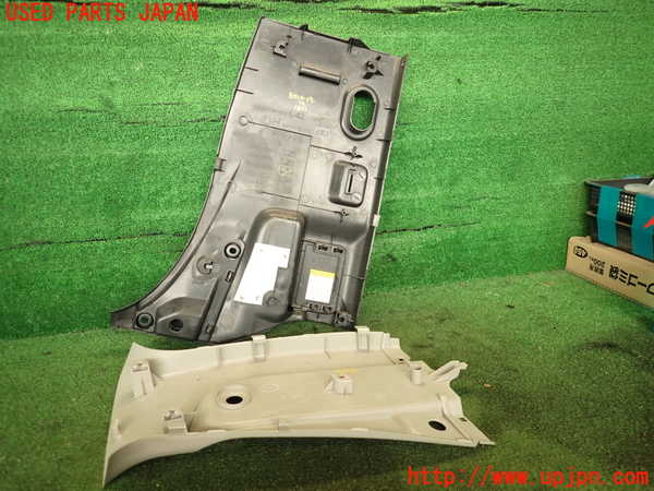 5UPJ-18117670]ハイエースバン200系(KDH206V)左センターピラートリム 中古_m0002.jpg