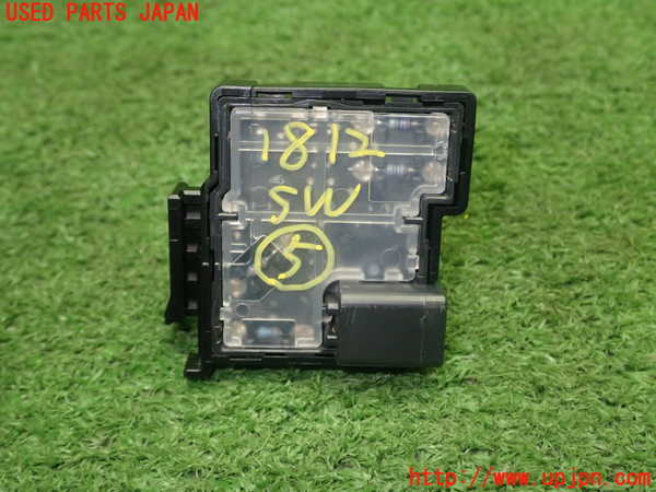 5UPJ-18126310]クラウン ハイブリッド(AZSH20)スイッチ5 中古_m0002.jpg