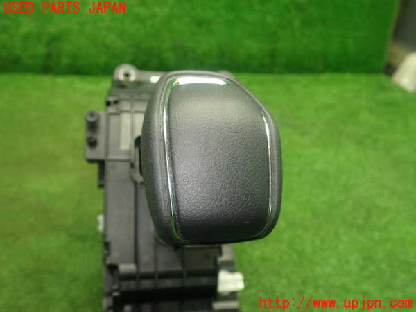 5UPJ-18127555]クラウン ハイブリッド(AZSH20)ATシフトレバー 中古_m0005.jpg