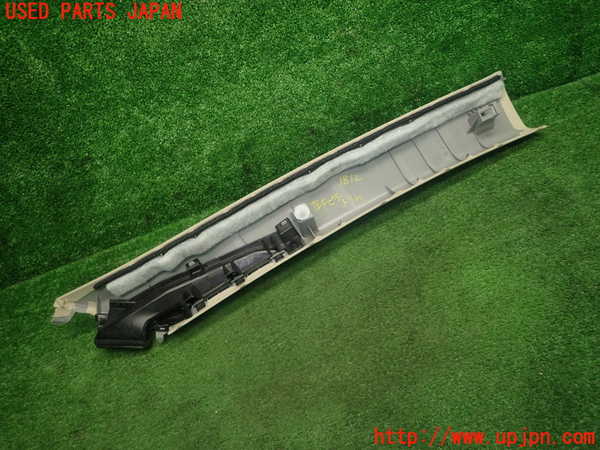 5UPJ-18127660]クラウン ハイブリッド(AZSH20)左フロントピラートリム 中古_m0004.jpg