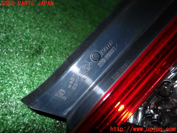 5UPJ-18141530]インプレッサ WRX-STi(GVB)右テールランプ 中古_m0003.jpg