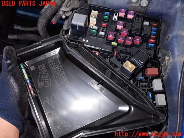 5UPJ-18146741]インプレッサ WRX-STi(GVB)ヒューズボックス1 中古_m0002.jpg
