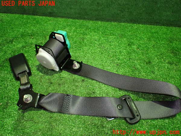 5UPJ-18147135]インプレッサ WRX-STi(GVB)真中2列目シートベルト 中古_m0002.jpg