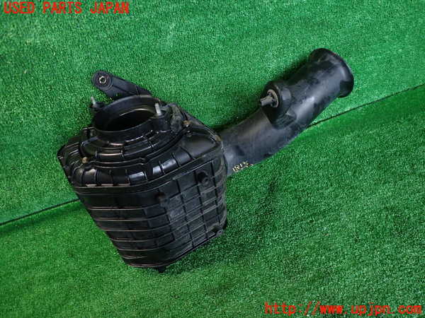 5UPJ-18152560]アルファロメオ・147 GTA(937AXL)エアクリーナーボックス 中古_m0001.jpg