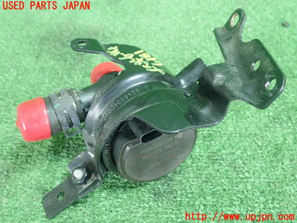 2UPJ-18172110]ベンツ A180 V177(176042)ウォーターポンプ 中古_m0002.jpg