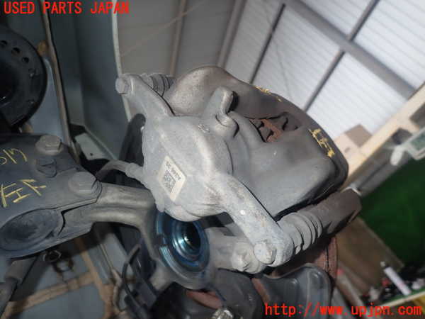 5UPJ-18174085]ベンツ A180 V177(176042)左フロントキャリパー 中古_m0002.jpg