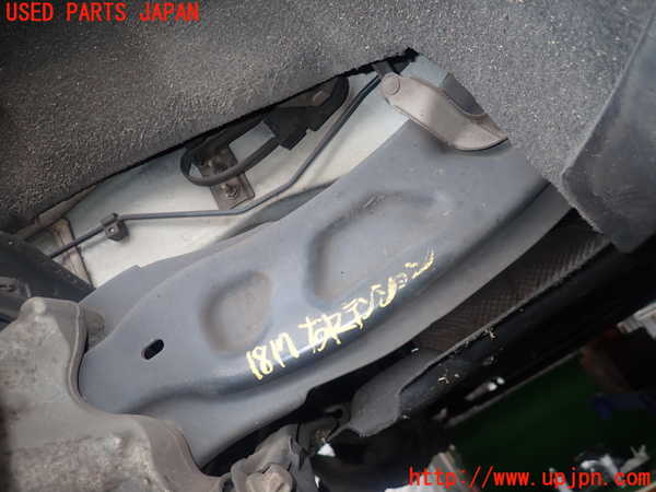 5UPJ-18175325]ベンツ A180 V177(176042)右リアテンションロッド 中古_m0001.jpg
