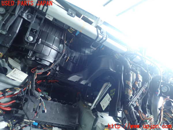 5UPJ-18176081]ベンツ A180 V177(176042)エバポレーター1 中古_m0002.jpg