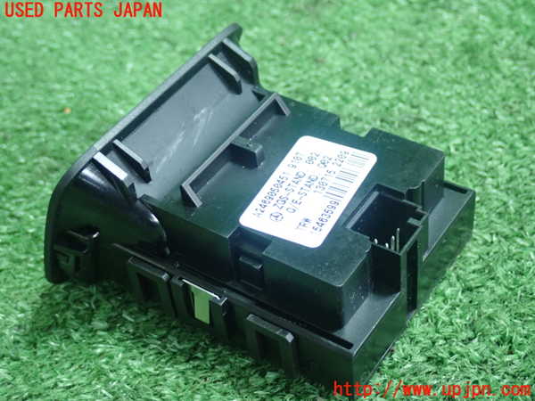 5UPJ-18176306]ベンツ A180 V177(176042)スイッチ1 (パーキング) 中古_m0002.jpg