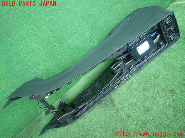 2UPJ-18177540]ベンツ A180 V177(176042)センターコンソール 中古_m0005.jpg