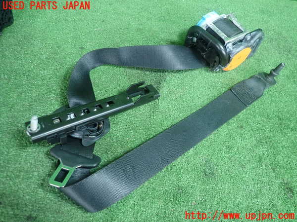 5UPJ-18177045]ベンツ A180 V177(176042)運転席シートベルト 中古_m0001.jpg