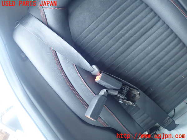 5UPJ-18177155]ベンツ A180 V177(176042)右2列目シートベルト 中古_m0001.jpg