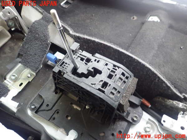 5UPJ-18217555]クラウン アスリート ハイブリッド(AWS210)ATシフトレバー 中古_m0001.jpg