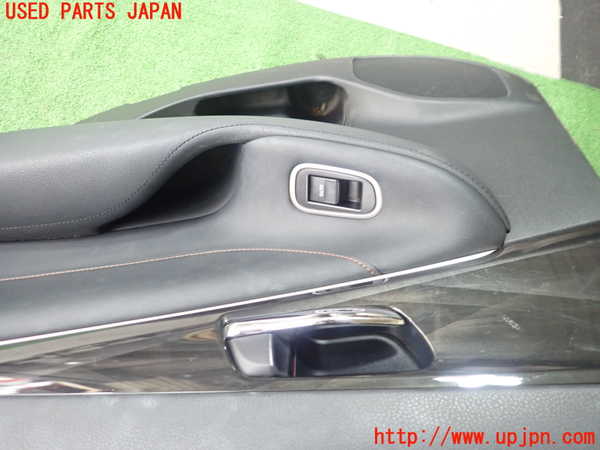5UPJ-18211294]クラウン アスリート ハイブリッド(AWS210)右後ドア内張り 中古_m0002.jpg