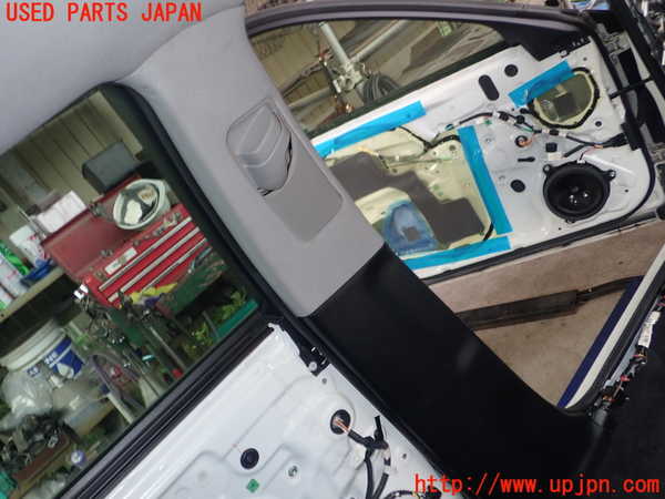 5UPJ-18217670]クラウン アスリート ハイブリッド(AWS210)左センターピラートリム 中古_m0001.jpg