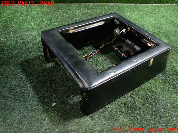 5UPJ-18227540]アルファロメオ・スパイダー(115)センターコンソール 中古_m0002.jpg