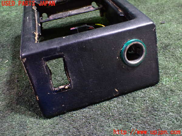 5UPJ-18227540]アルファロメオ・スパイダー(115)センターコンソール 中古_m0003.jpg