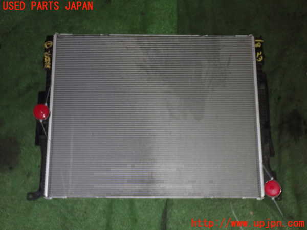 5UPJ-18232321]BMW 320i(8A20 F30)ラジエーター1 中古_m0001.jpg