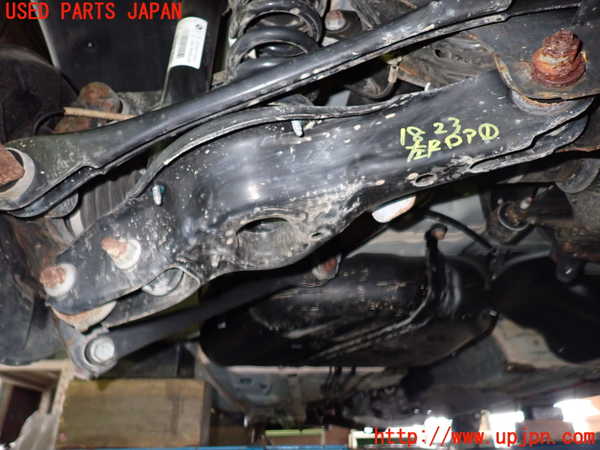 5UPJ-18235226]BMW 320i(8A20 F30)左リアロアアーム1 中古_m0001.jpg