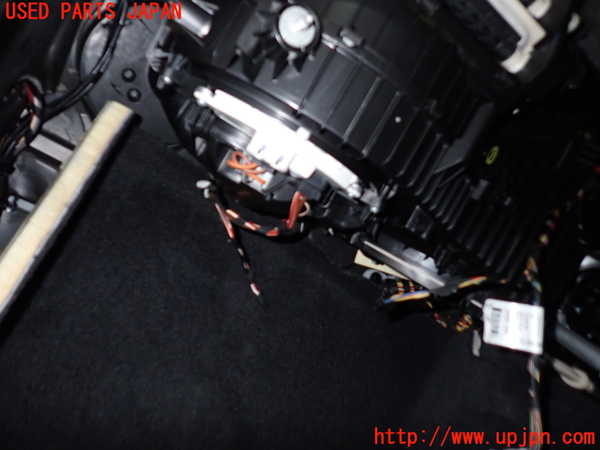 5UPJ-18236081]BMW 320i(8A20 F30)エバポレーター1 中古_m0004.jpg