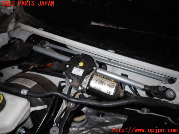 5UPJ-18236770]BMW 320i(8A20 F30)フロントワイパーモーター 中古_m0001.jpg